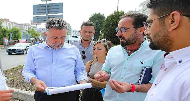 İzmir Büyükşehir Belediyesi ve Bayraklı belediye yetkilileri  park ve yeşil alan çalışmalarını yerinde inceledi.