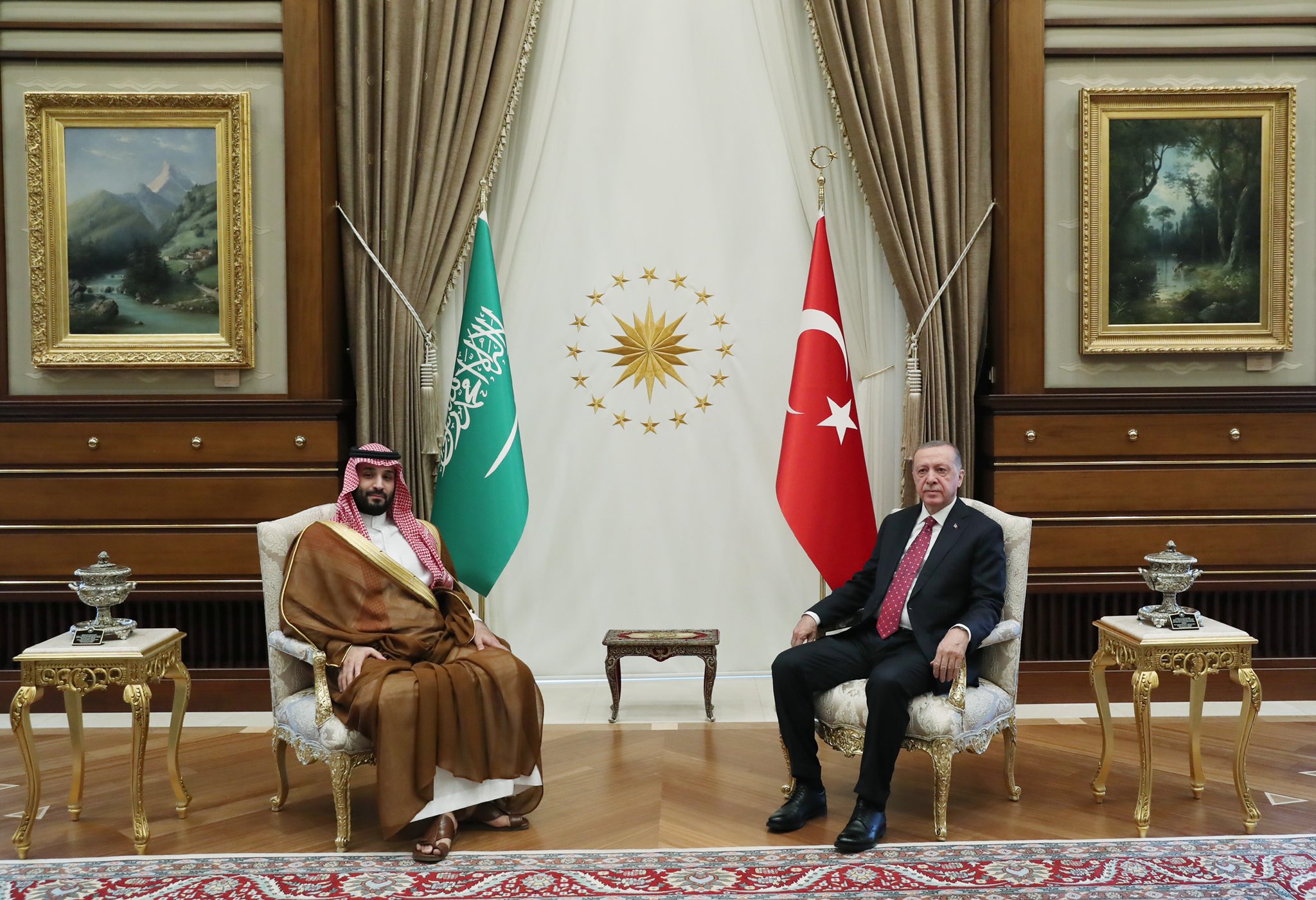 Türkiye’ye resmî ziyarette bulunan Suudi Arabistan Krallığı Veliaht Prensi Muhammed bin Selman bin Abdülaziz El Suud’u resmî törenle karşıladı.
