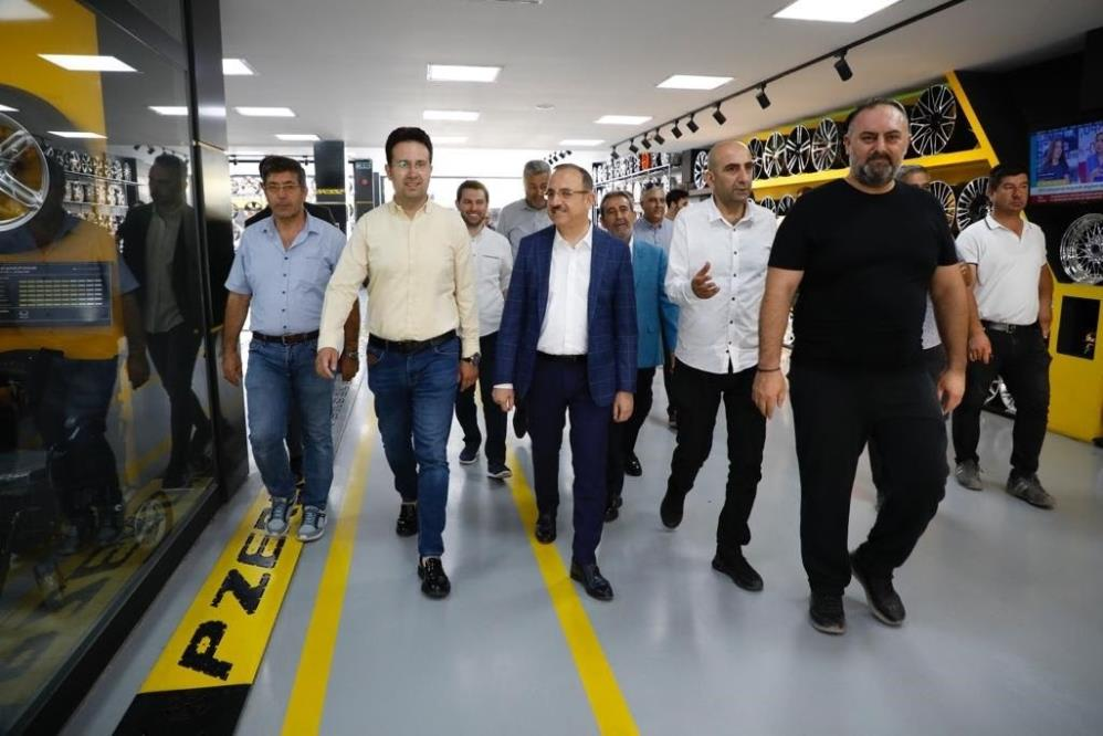 AK Parti İzmir İl Başkanı Kerem Ali Sürekli , Büyükşehir Belediye Başkanı Tunç Soyer’e çağrıda bulundu”