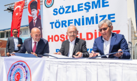 İzmir Büyükşehir Belediyesi ile Türkiye Belediyeler ve Genel Hizmetler Sendikası arasında 5 bin 248 personeli ilgilendiren toplu iş sözleşmesi CHP Genel Başkanı Kemal Kılıçdaroğlu’nun da katıldığı törenle imzalandı