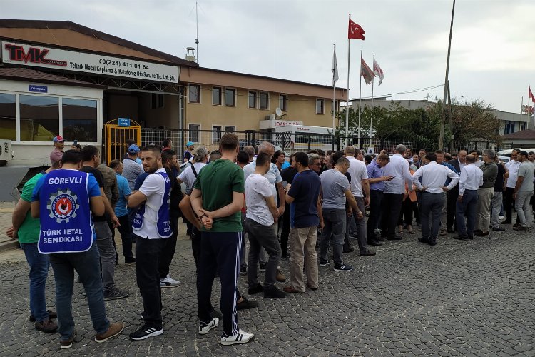 Bursa’daki 2 fabrikada işçiler üretimi durdurdu