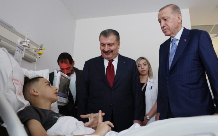Cumhurbaşkanı Erdoğan’dan Gazze’den getirilen hastalara ziyaret