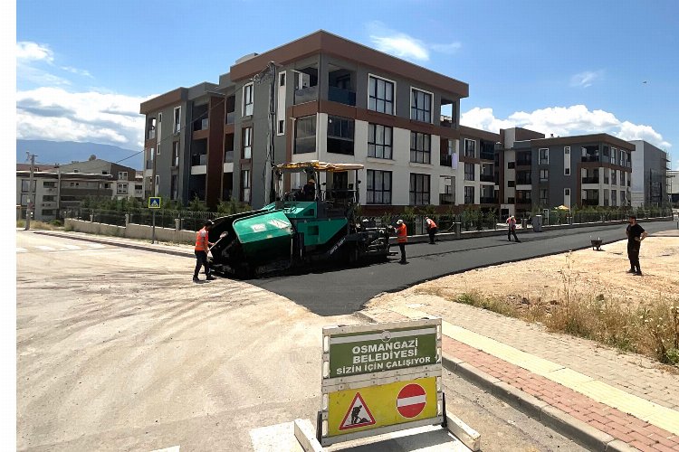 Bursa Osmangazi’de yeni yollar asfalta buluşuyor