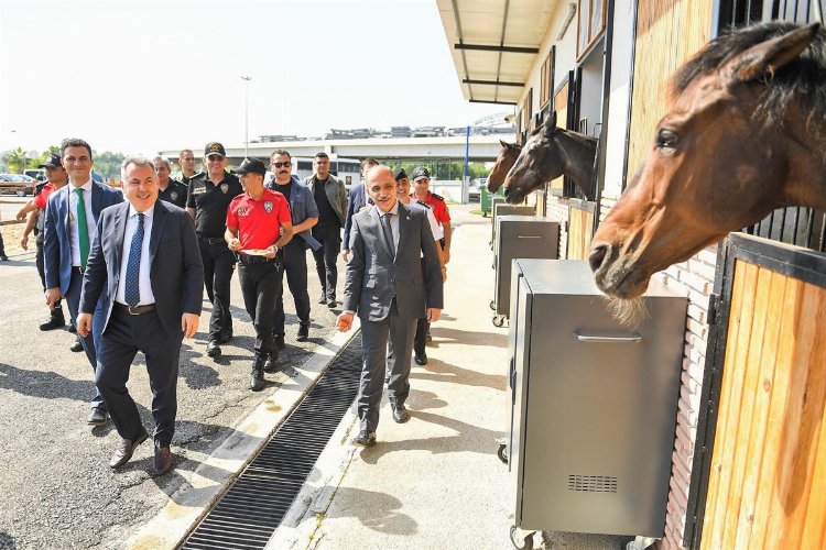 Vali Elban Atlı Polis Birlik Amirliği’ne ziyaret