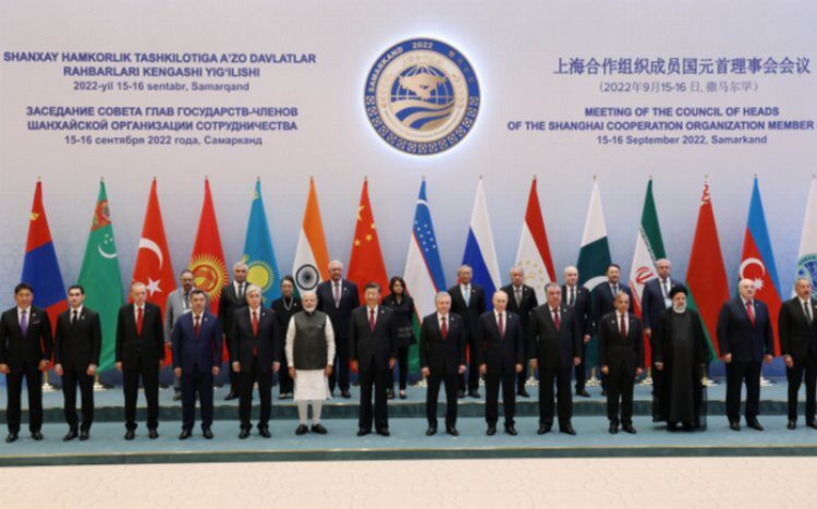 Cumhurbaşkanı Erdoğan Özbekistan’da selamlama törenine katıldı