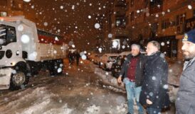 Mardin Artuklu’da Başkan Tatlıdede, kar temizleme çalışmalarını inceledi