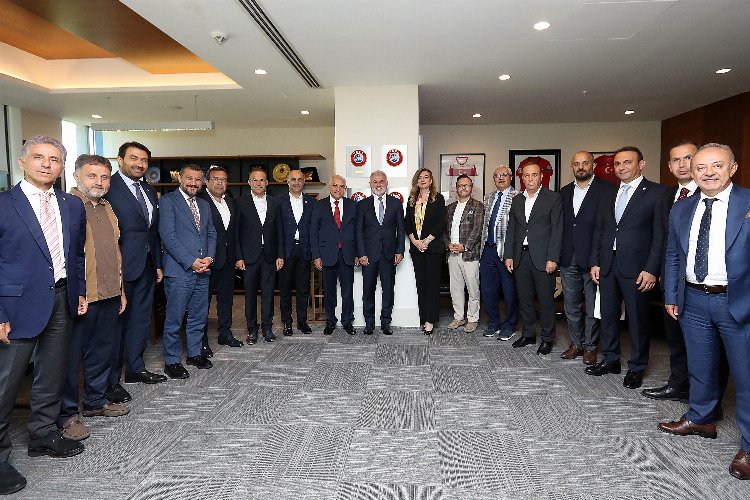Parlamenterler Futbol Takımı’ndan Başkan Büyükekşi’ye ziyaret